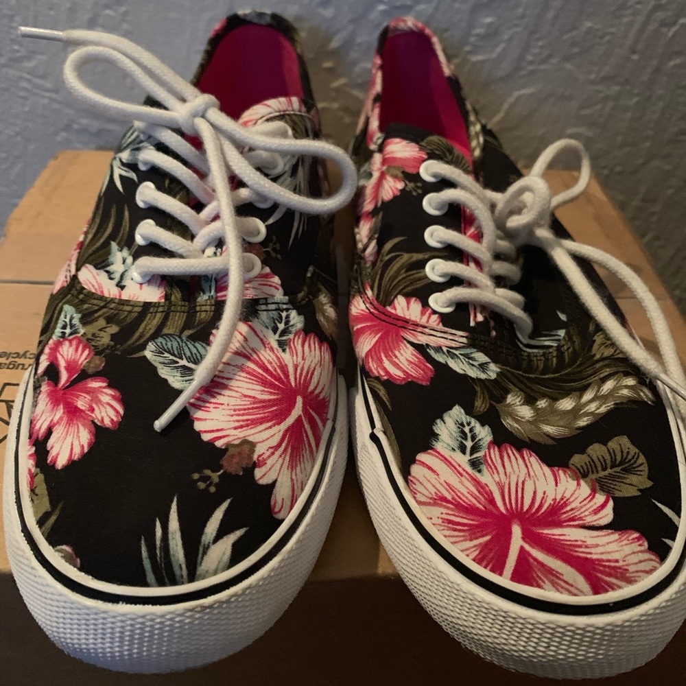 Mossimo Hawaiian Floral Sneakers